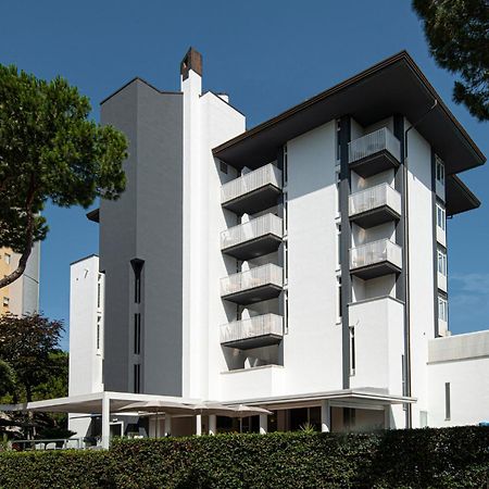 Hotel Bella Venezia Mare 利尼亚诺萨比亚多罗 外观 照片