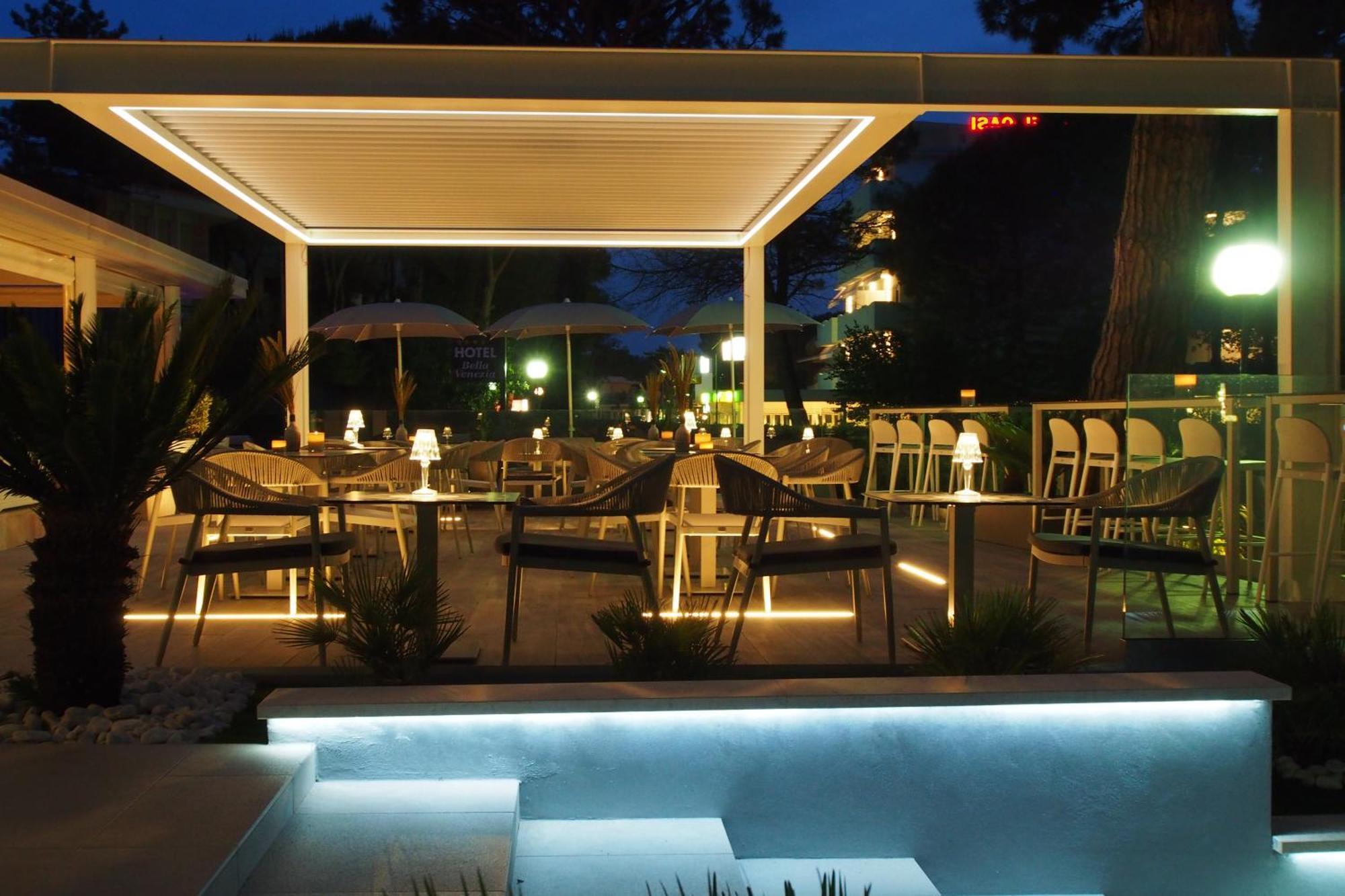 Hotel Bella Venezia Mare 利尼亚诺萨比亚多罗 外观 照片