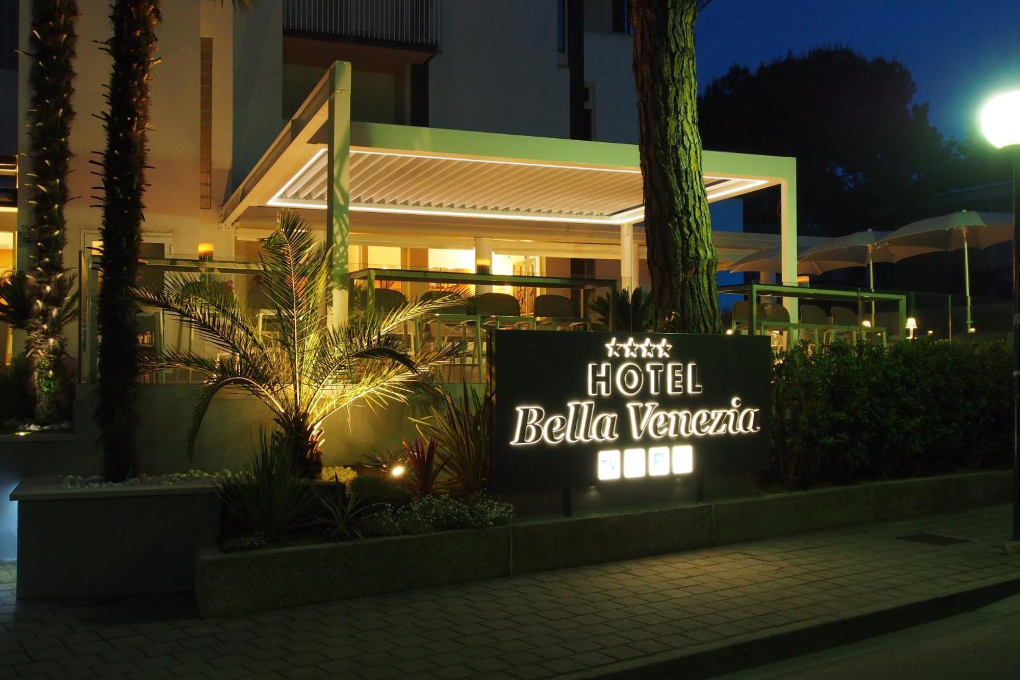 Hotel Bella Venezia Mare 利尼亚诺萨比亚多罗 外观 照片