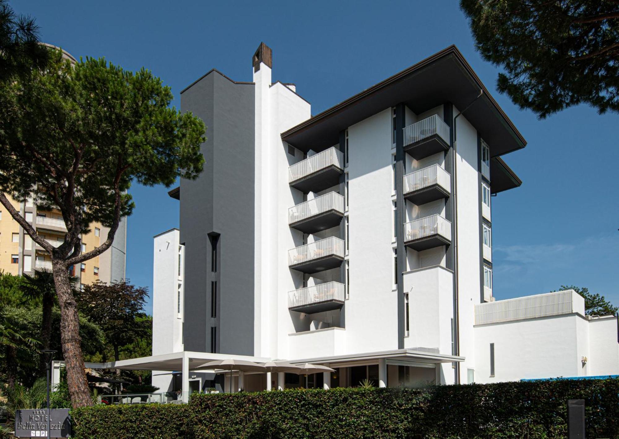 Hotel Bella Venezia Mare 利尼亚诺萨比亚多罗 外观 照片