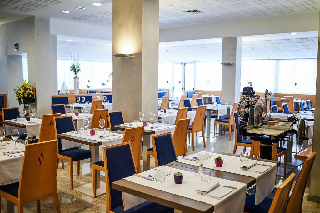 Hotel Bella Venezia Mare 利尼亚诺萨比亚多罗 外观 照片